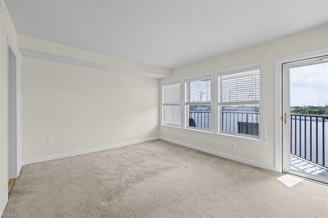 475 Water St Apt 515, Portsmouth, VA 23704