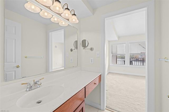 475 Water St Apt 515, Portsmouth, VA 23704