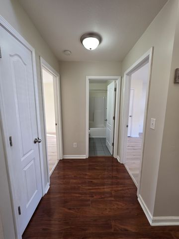 524 Oakmont Dr, Clarksville, TN 37042