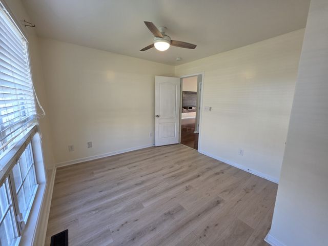 524 Oakmont Dr, Clarksville, TN 37042