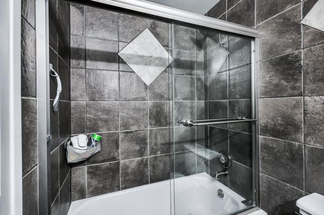 5917 N ADDISON St, Spokane, WA 99208