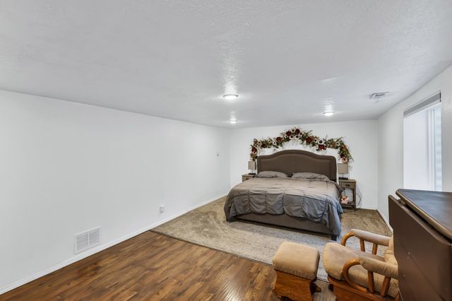 5917 N ADDISON St, Spokane, WA 99208