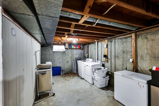 5917 N ADDISON St, Spokane, WA 99208