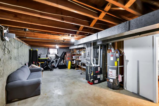 5917 N ADDISON St, Spokane, WA 99208