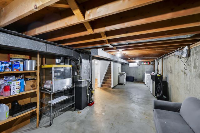 5917 N ADDISON St, Spokane, WA 99208