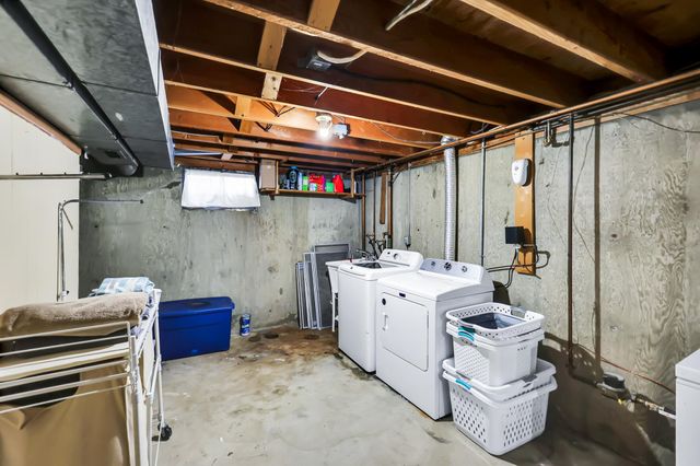 5917 N ADDISON St, Spokane, WA 99208