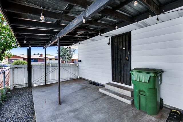 5917 N ADDISON St, Spokane, WA 99208