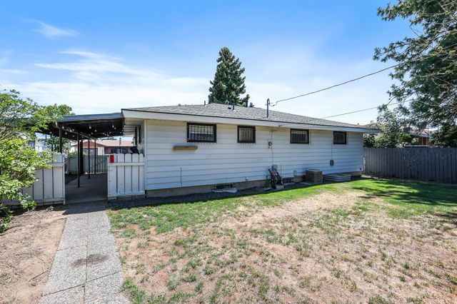 5917 N ADDISON St, Spokane, WA 99208