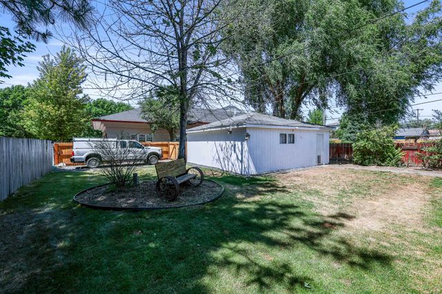 5917 N ADDISON St, Spokane, WA 99208