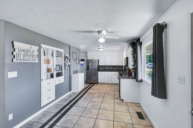 5917 N ADDISON St, Spokane, WA 99208