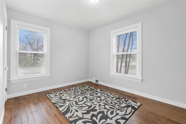 4 S Cedar Avenue, Battle Creek, MI 49037