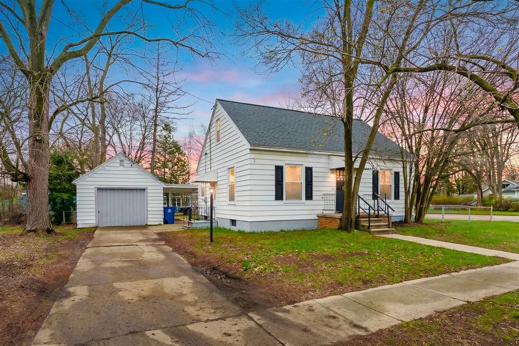 4 S Cedar Avenue, Battle Creek, MI 49037