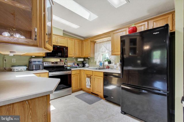 324 CRYSTAL CREEK XING, Abbottstown, PA 17301
