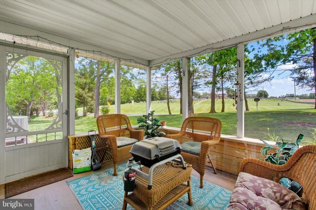 324 CRYSTAL CREEK XING, Abbottstown, PA 17301