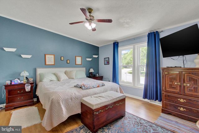 324 CRYSTAL CREEK XING, Abbottstown, PA 17301