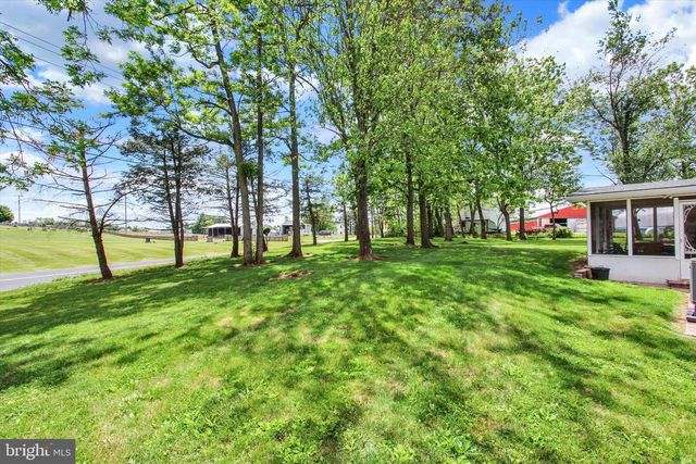 324 CRYSTAL CREEK XING, Abbottstown, PA 17301