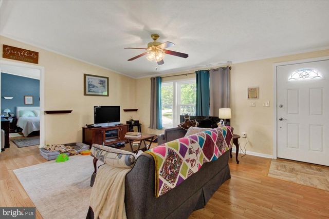 324 CRYSTAL CREEK XING, Abbottstown, PA 17301