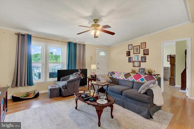324 CRYSTAL CREEK XING, Abbottstown, PA 17301