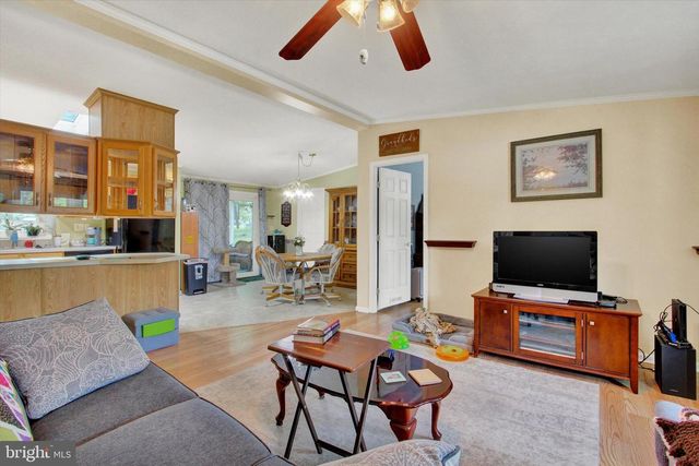 324 CRYSTAL CREEK XING, Abbottstown, PA 17301