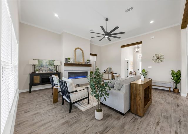 3310 Hunters Crossing Trail, Bryan, TX 77808