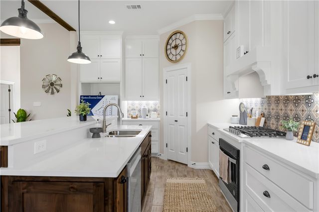 3310 Hunters Crossing Trail, Bryan, TX 77808