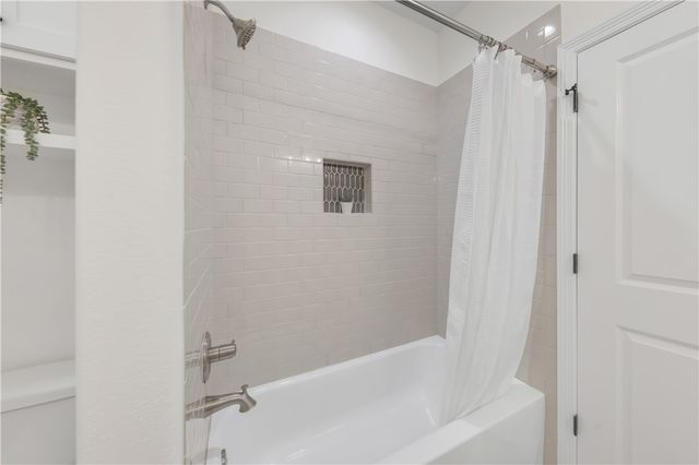 3310 Hunters Crossing Trail, Bryan, TX 77808