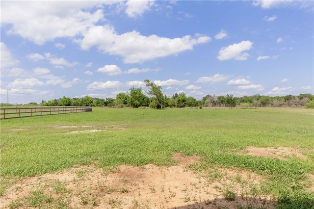 3310 Hunters Crossing Trail, Bryan, TX 77808
