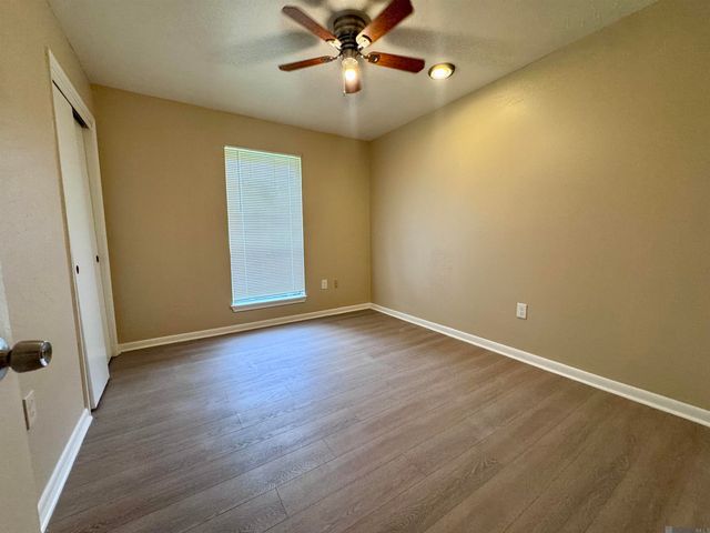 832 Sherron Ave, Baker, LA 70714