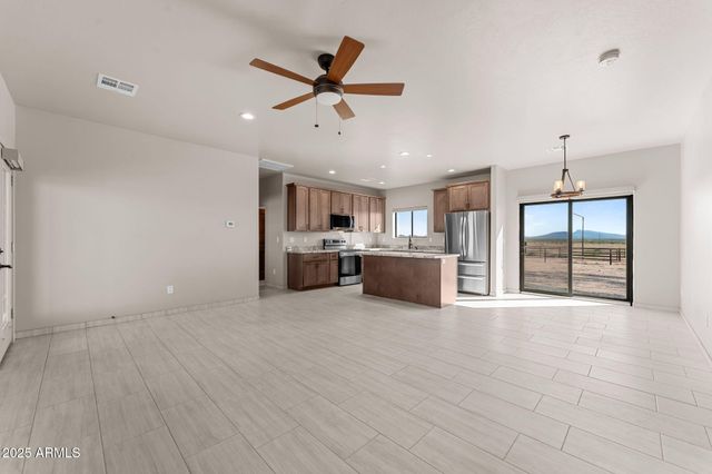48800 W Long Rifle Road, Aguila, AZ 85320