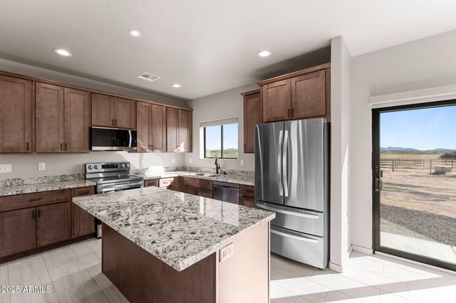 48800 W Long Rifle Road, Aguila, AZ 85320