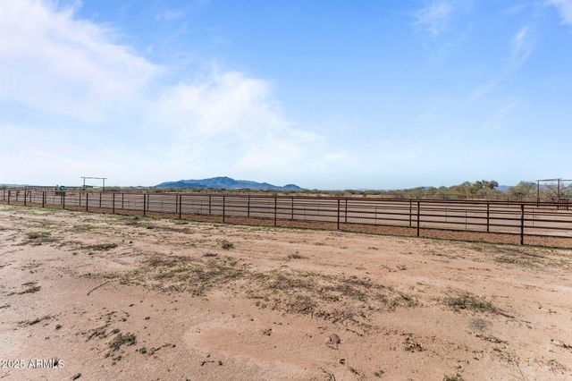 48800 W Long Rifle Road, Aguila, AZ 85320