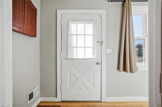 512 W Little Creek RD, Norfolk, VA 23505