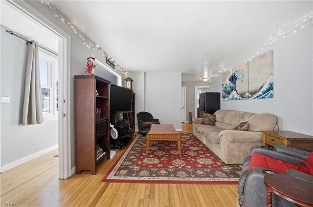 512 W Little Creek RD, Norfolk, VA 23505