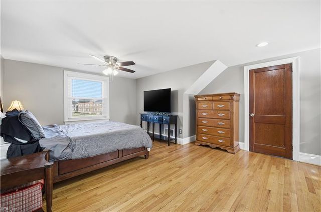 512 W Little Creek RD, Norfolk, VA 23505