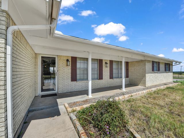 5108 Woodard Avenue, Cleburne, TX 76033