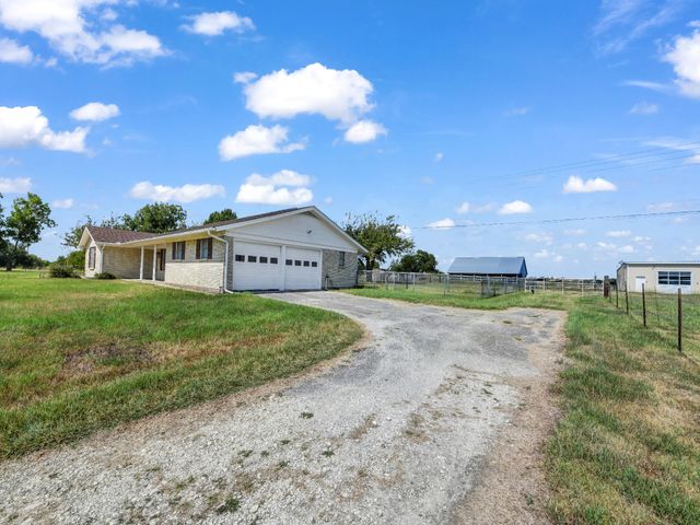 5108 Woodard Avenue, Cleburne, TX 76033