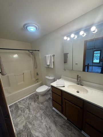 3344 Lake DRIVE, Hartford, WI 53027