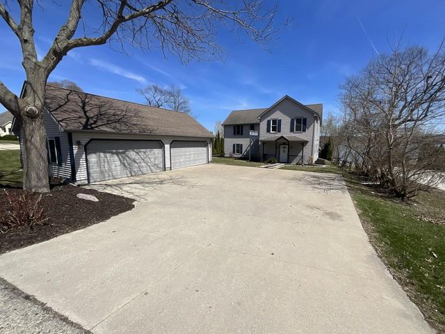 3344 Lake DRIVE, Hartford, WI 53027