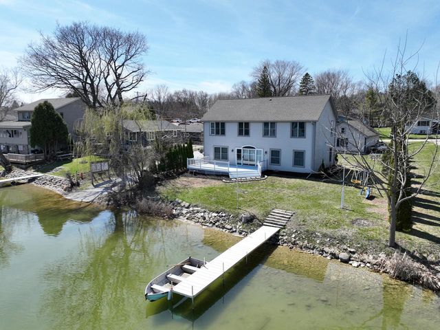 3344 Lake DRIVE, Hartford, WI 53027