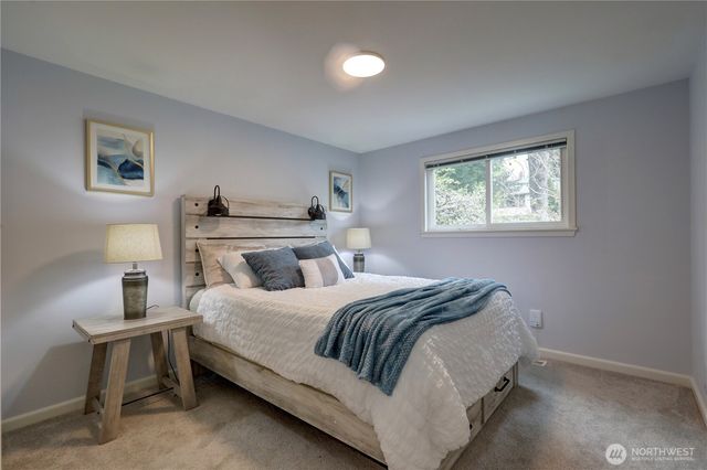 13528 95th Avenue NE, Kirkland, WA 98034