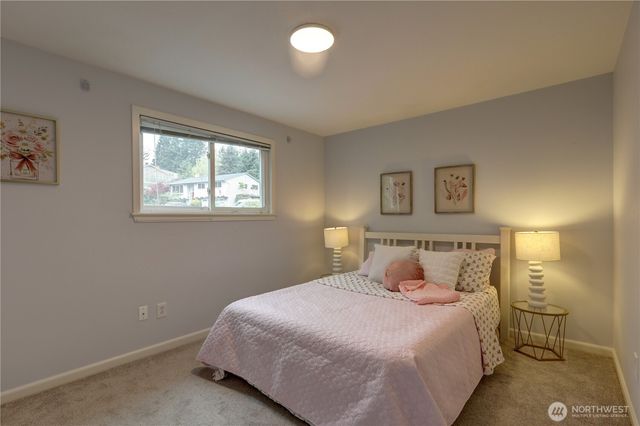 13528 95th Avenue NE, Kirkland, WA 98034