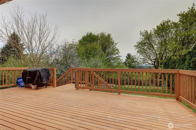 13528 95th Avenue NE, Kirkland, WA 98034