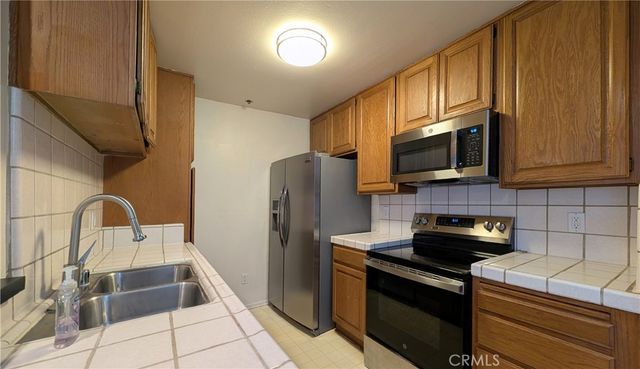 222 S Central Avenue 109, Los Angeles, CA 90012