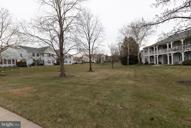 243 W WYCOFF WAY, East Brunswick, NJ 08816