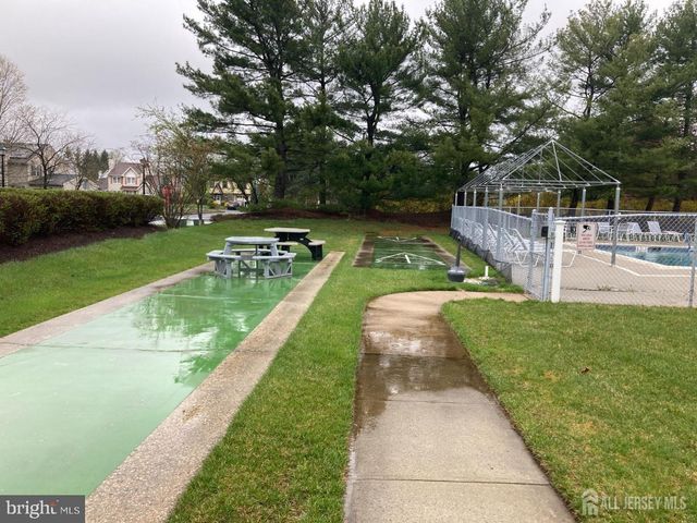 243 W WYCOFF WAY, East Brunswick, NJ 08816