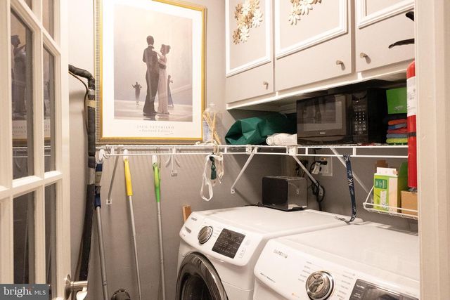 243 W WYCOFF WAY, East Brunswick, NJ 08816