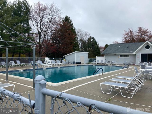 243 W WYCOFF WAY, East Brunswick, NJ 08816