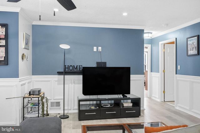 243 W WYCOFF WAY, East Brunswick, NJ 08816