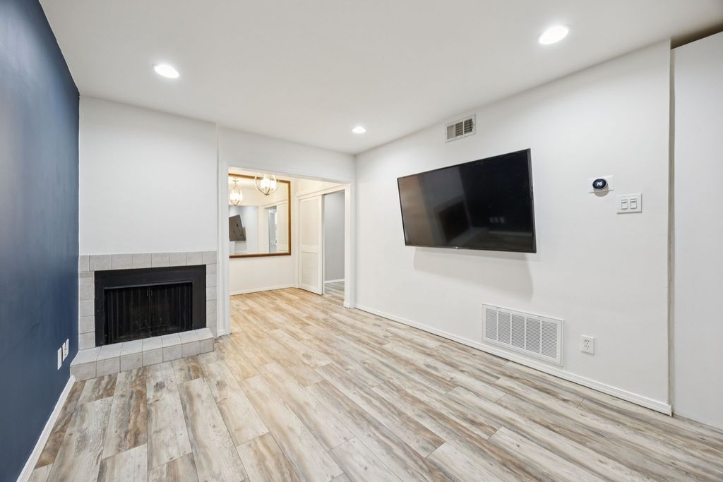 4044 Buena Vista Street 117, Dallas, TX 75204