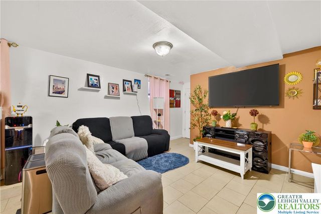745 North Marshall Street, South Whitehall Twp, PA 18104